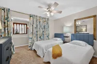 10 Min Walk to DT! Fire Pit-Pet Friendly! A True DT Retreat!