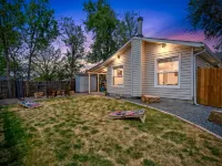 Oak Haus Group Stay w/ Fenced Yard & Game Room Hotels in Windsor