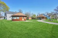 Whimsical Yurt near Niagara Falls and Buffalo