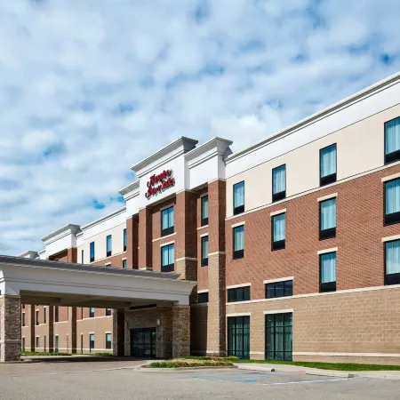 Hampton Inn & Suites Detroit/Troy