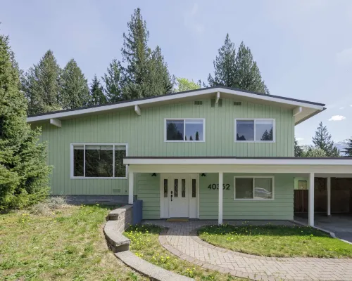 The Forest Pedal House Hotels in Squamish