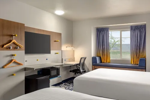 Microtel Inn & Suites by Wyndham Salt Lake City Airport - Parking