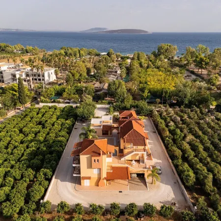 Maria's Filoxenia Suites