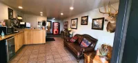 New Western Inn & Suites