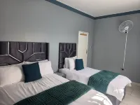 Crompton Guesthouse 786