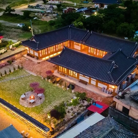 Gyeongju Ipsaedalseumeunal Отели рядом с достопримечательностью «Королевские гробницы Орын»