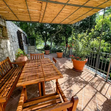 Luxurious Umbrian Retreat for 10 with Private Terrace and Pool