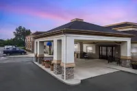 Best Western Davison Inn - parking