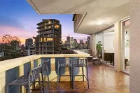 New Farm Sophisticated Retro~3Bed,1Bath,1Car,Views - con vista montagne