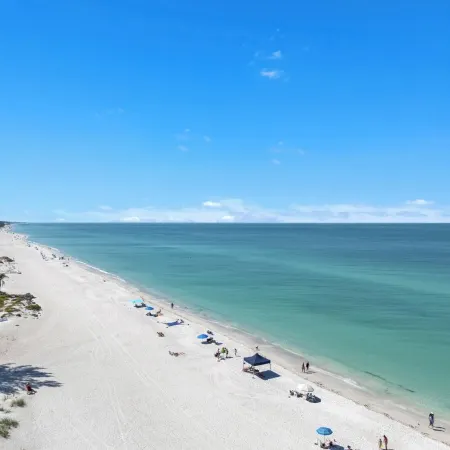 Sandy Cheeks & Barefeet, Gorgeous Interior Gulf Beach Place, Pool, on Beach Side