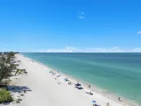 Sandy Cheeks & Barefeet, Gorgeous Interior Gulf Beach Place, Pool, on Beach Side - Pools