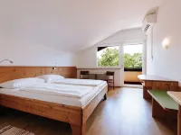 Bio Hotel Kaufmann Hotels in Ora