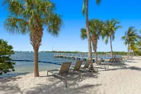 Ocean Front 1BR Suite With Direct Beach Access - Jacuzzi