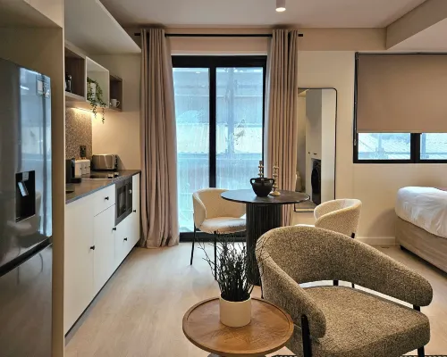 TEN on V - Fluent Serviced Apartments Hotels near Gardens