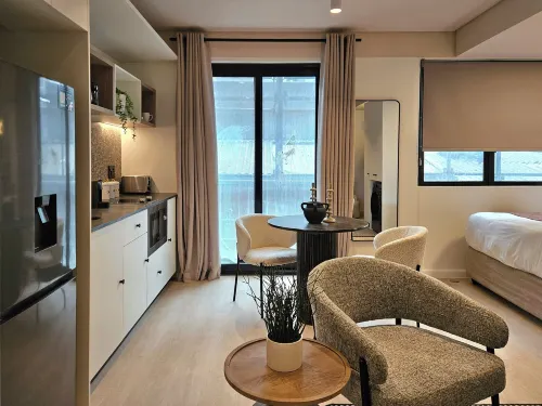 TEN on V - Fluent Serviced Apartments - 2-Star
