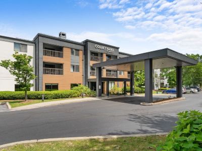 Courtyard Burlington Williston