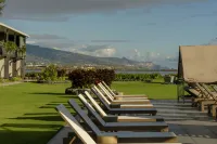 Maui Seaside Hotel - parking
