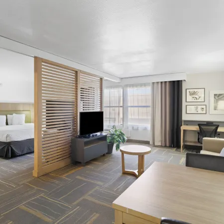 GreenTree Inn & Suites Phoenix Sky Harbor