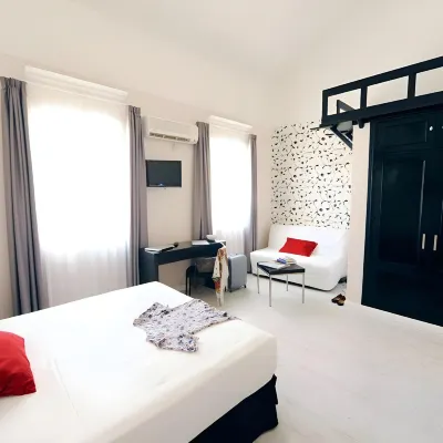 Hotel Domus Hotels near Restaurante Tintero