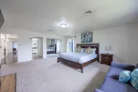 Steps to Beach! Pet Friendly. - 4-Star