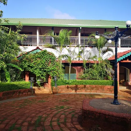 Chira Meadows Ecoresort, Dapoli