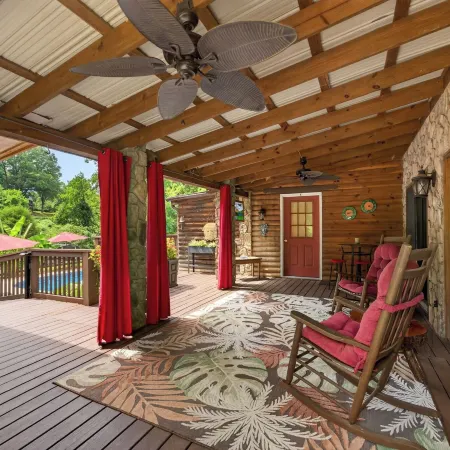 Cozy, Pet-Friendly Retreat in Hickory w/ Fire Pit!
