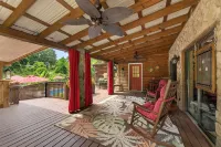 Cozy, Pet-Friendly Retreat in Hickory w/ Fire Pit! - Bintang 3