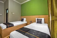 Hotel O near Juanda Airport formerly Azzahra Guest House Family - Wifi