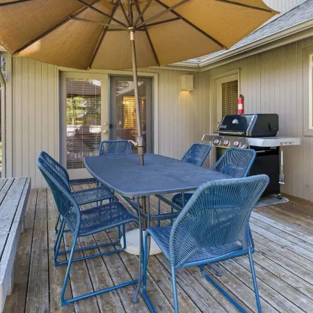 37 Kinglet - North End River Charmer! Hot Tub, Sharc, Ping Pong, Bikes