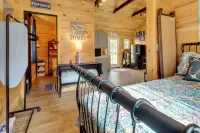 Fire Pit, Gas Grill! Bright Cottage By Devils Lake - Apartments