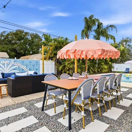 Tropical Tee - Putt Putt - Pool - Hot Tub - Bikes
