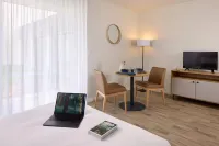 Quality Aparthotel Cholet - parking