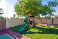 Paradise Lane Pool - Hot Tub - Sports Court - Bungalows