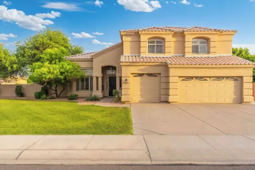 Chandler Home w/ Fire Pit & Putting Green - Kylpylä