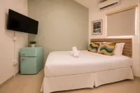 Room 2: Stylish Escape by Calle Cerra Art - spa