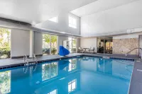 Quality Suites Pineville - Charlotte - Pools