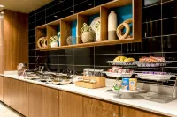 SpringHill Suites Tallahassee North - breakfast