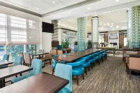 Hilton Garden Inn Westbury - 3 estrellas
