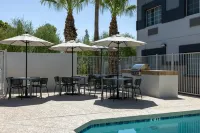 Spark by Hilton Tempe Phoenix Airport - مسبح