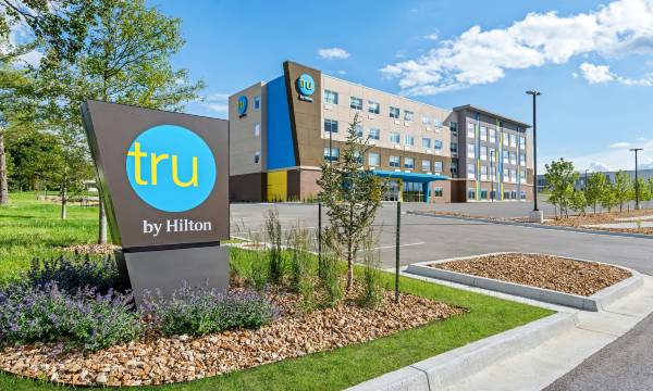 Tru by Hilton Kansas City Airport