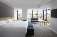 Andaz Ottawa Byward Market, by Hyatt - bar