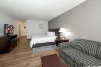 Red Roof PLUS+ Woodbridge - Carteret - Pet friendly