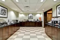 Hampton Inn & Suites by Hilton Red Deer - parking