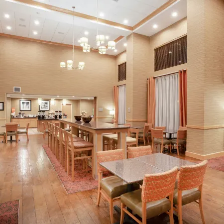 Hampton Inn & Suites Denver/South-RidgeGate