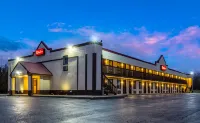 Red Roof Inn Scottsburg - Parkplatz
