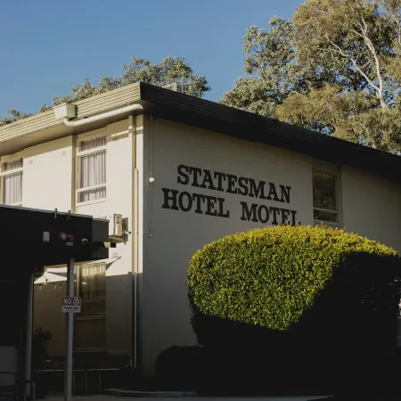 Statesman Hotel