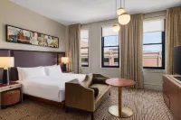 Hotel Savoy Kansas City, Tapestry Collection by Hilton - bar