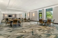 SpringHill Suites Gainesville Haymarket - parking