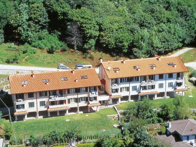 Isolino (Fon104) Hotel in zona Suna Beach - Pool & Lounge Bar