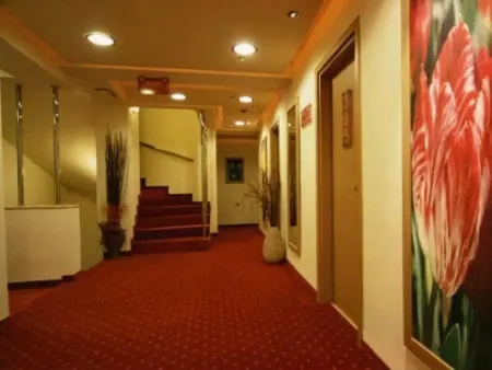 Four Season Colorado Hotel Отели рядом с достопримечательностью «Родосская крепость»